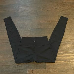 Lululemon Criss Cross Mesh Black Leggings 25” Size 6